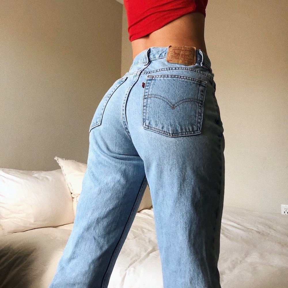 Vintage Levi’s 550 Light Wash High Rise Relaxed Fit Tapered leg